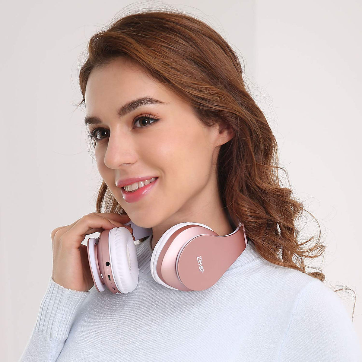 ZIHNIC Auriculares Bluetooth sobre la oreja, auriculares estéreo plegables inalámbricos y con cable micro SD/TF, FM para teléfono celular, PC, orejeras suaves y peso ligero para un uso prolongado